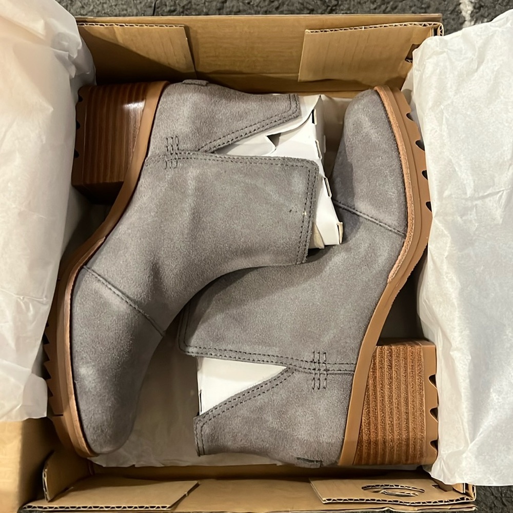 Sorel cate cut out boot